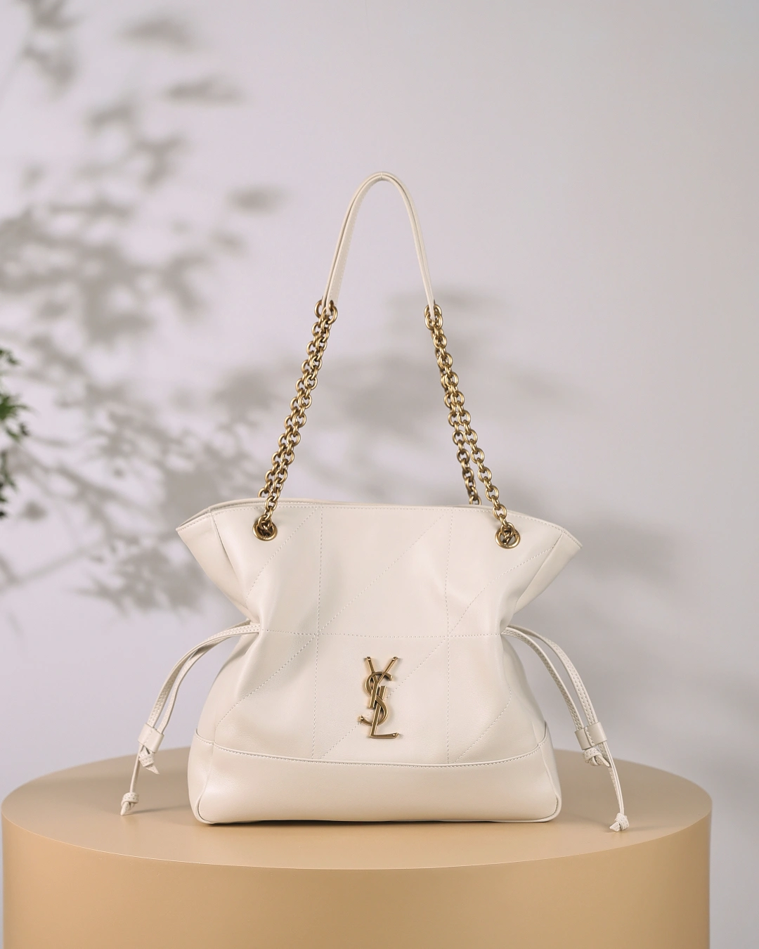 MOMO-- Yv5s 833948-AAB32-9207 high quality version Jamie 4.3 Large POCHON sheepskin item:E-B000I1814